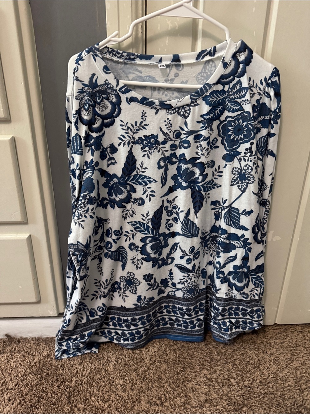 2/1 Women's Long Sleeve Floral Knit Top - Blue & White